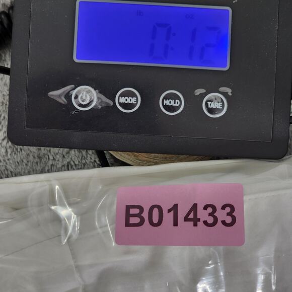 Multiples Pants Womens 12 White Stretch Cotton Capri Button Hem Preppy Nautical - Picture 13 of 13